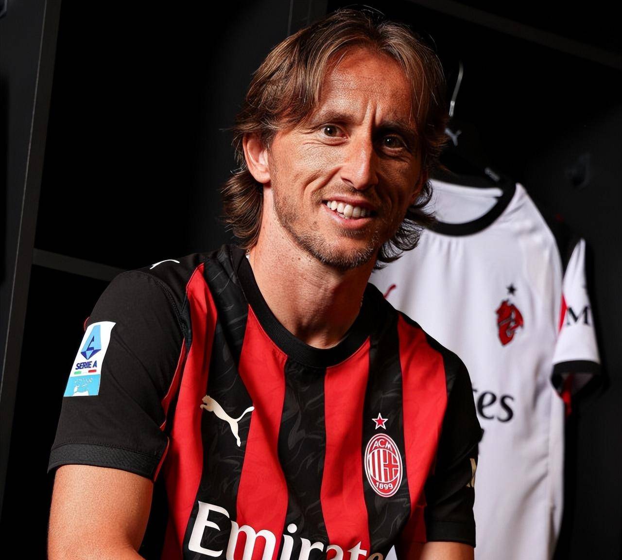 2024年中国篮球名人堂入堂仪式在清华大学举行