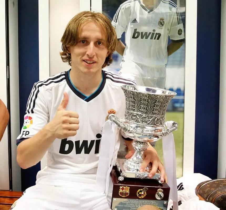 乔什·哈特创造尼克斯队历史纪录，超越弗雷泽