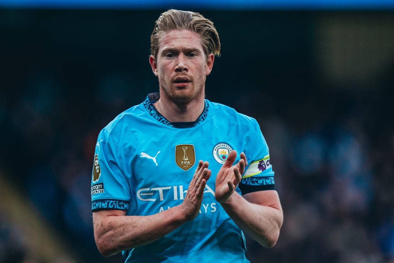 大谷翔平宣布接受第二次尺骨附属韧带手术，其未来的二刀流之路引发讨论