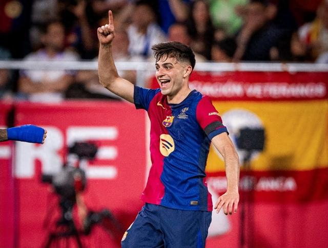 中超赛报：上海申花客场击败武汉三镇,