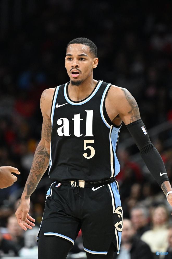 保持冷静的 保持冷静的